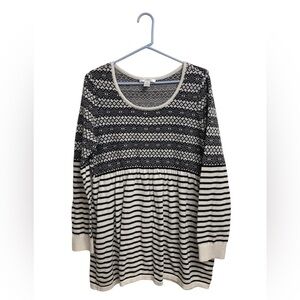 3/$15 Motherhood Maternity Black & White Nordic Patterned Sweater Women’s Large